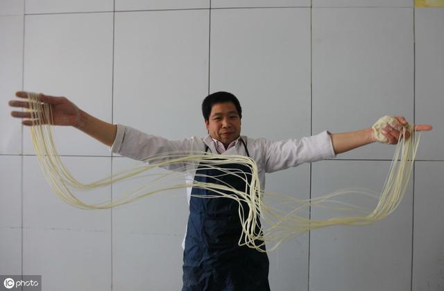 蘭州牛肉面館僅在國內(nèi)的數(shù)量已超過了肯德基和麥當(dāng)勞在**的總和