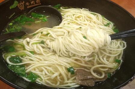 預包裝蘭州牛肉面滿足多樣化需求 工業(yè)化生產顯現優(yōu)勢